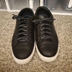 Classic Black Men's Sneakers